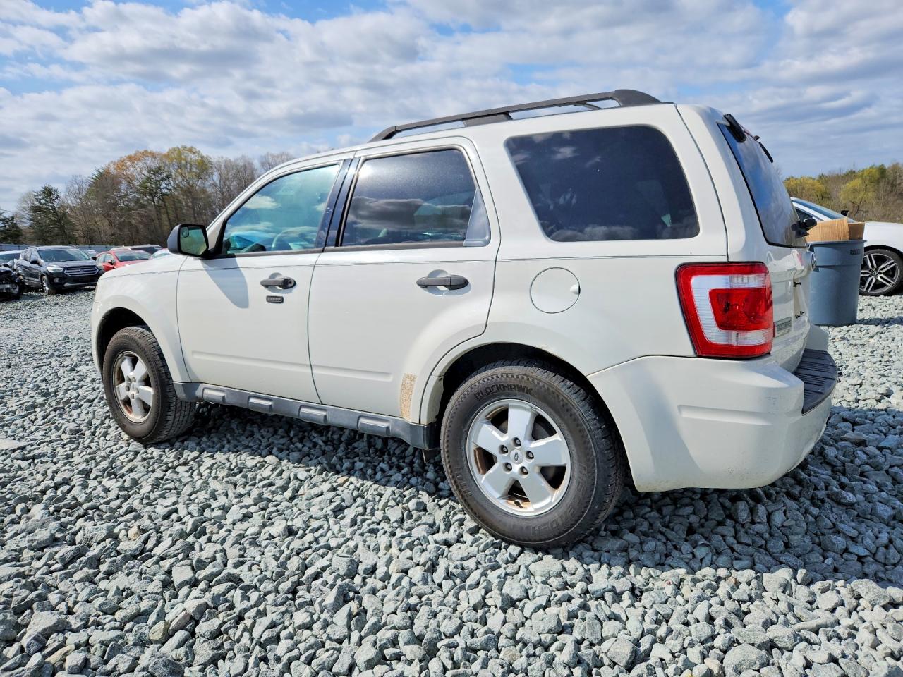 2012 FORD ESCAPE XLT photo 2