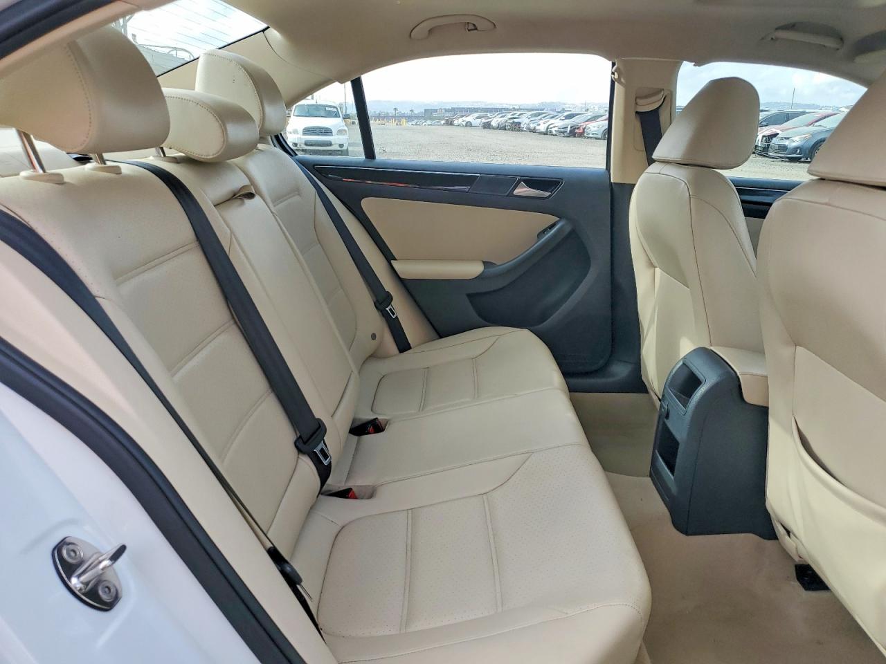 2016 VOLKSWAGEN JETTA SEL photo 28