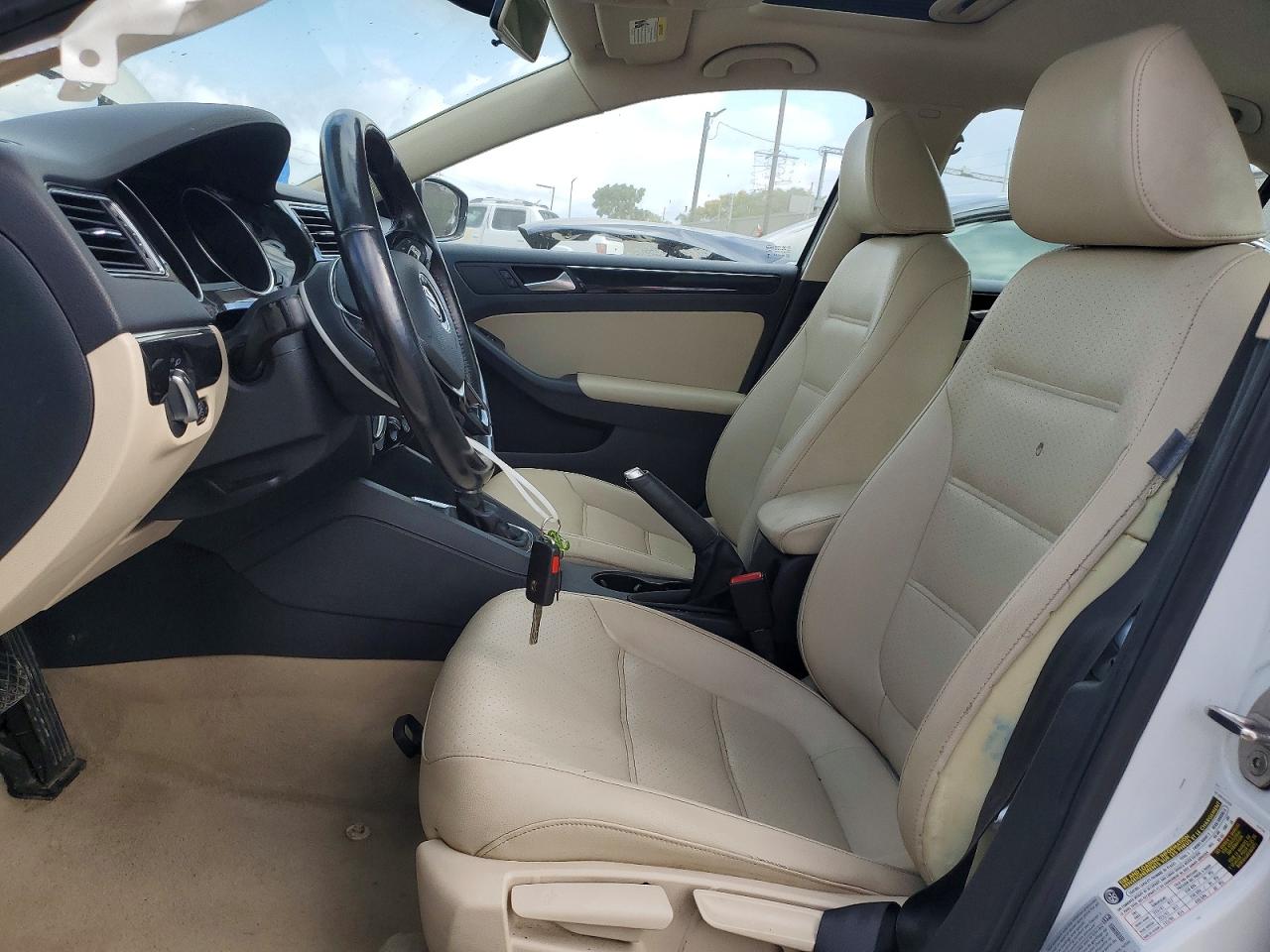 2016 VOLKSWAGEN JETTA SEL photo 19