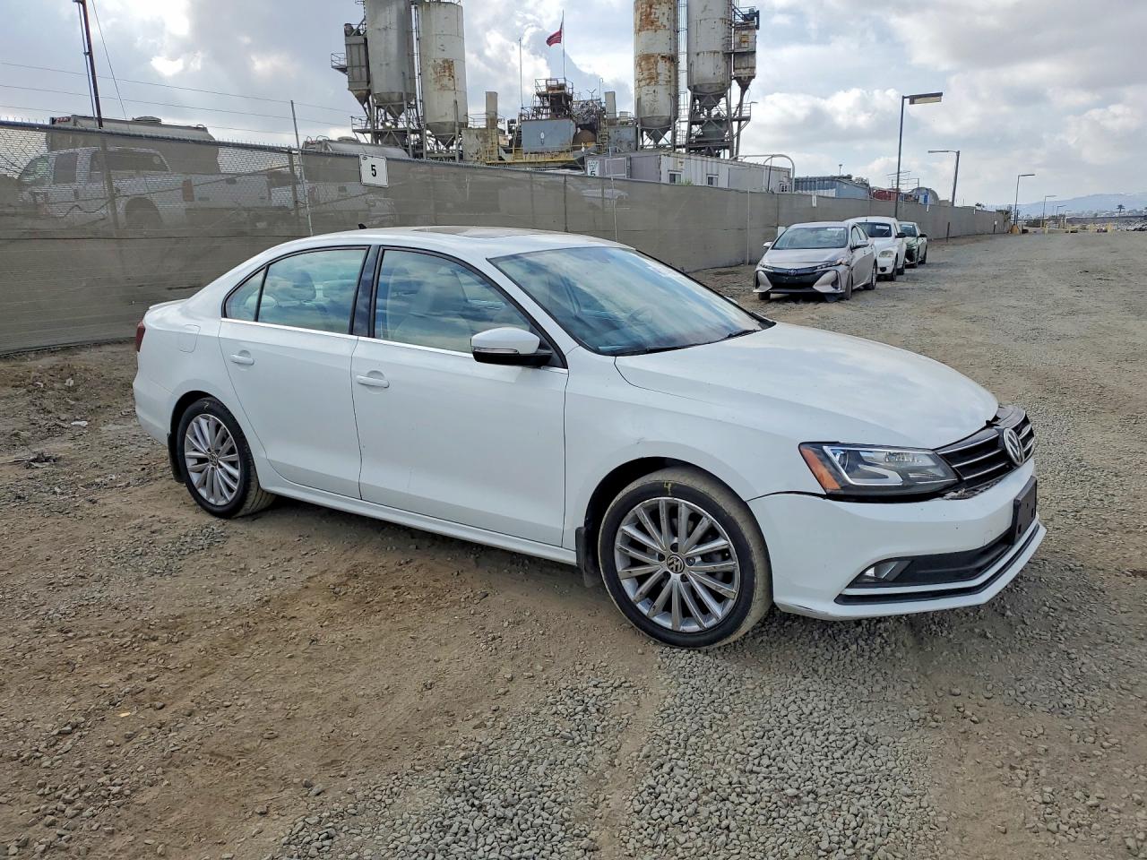 2016 VOLKSWAGEN JETTA SEL photo 10