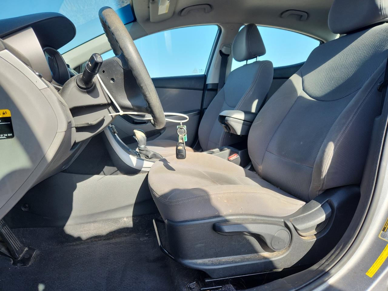 2015 HYUNDAI ELANTRA SE photo 13