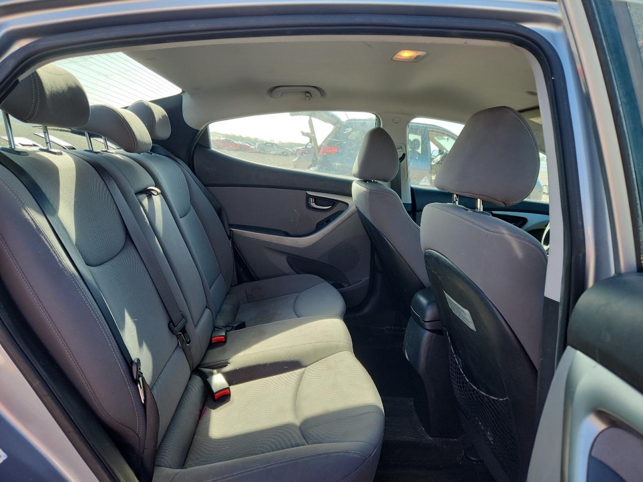 2015 HYUNDAI ELANTRA SE photo 19