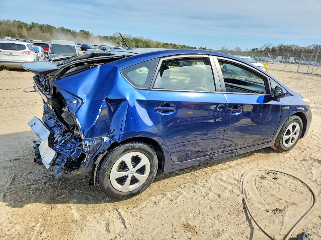 2015 TOYOTA PRIUS THREE photo 5