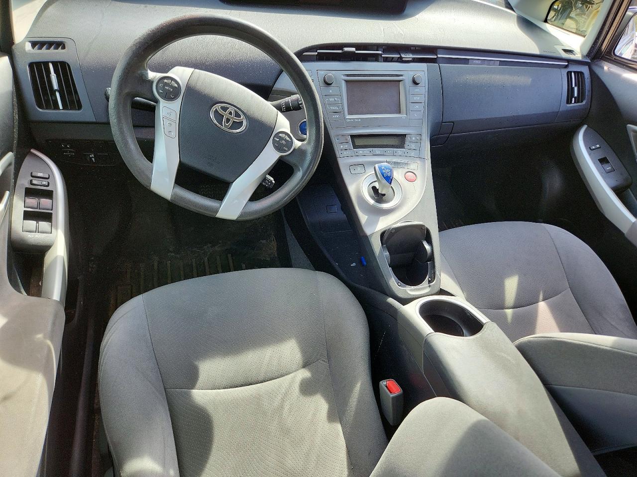 2015 TOYOTA PRIUS THREE photo 15