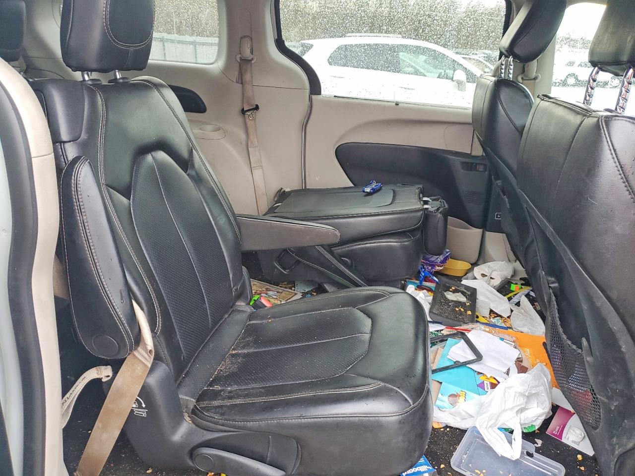 2021 CHRYSLER VOYAGER LXI photo 31