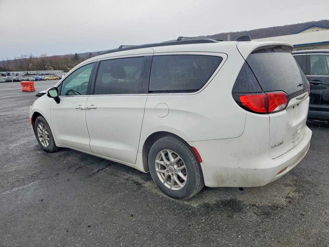 2021 CHRYSLER VOYAGER LXI photo 4