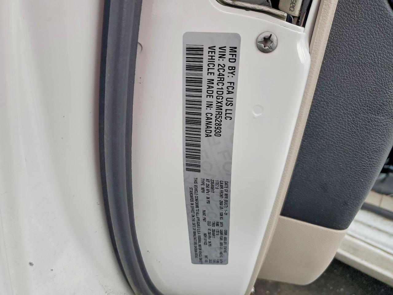 2021 CHRYSLER VOYAGER LXI photo 37