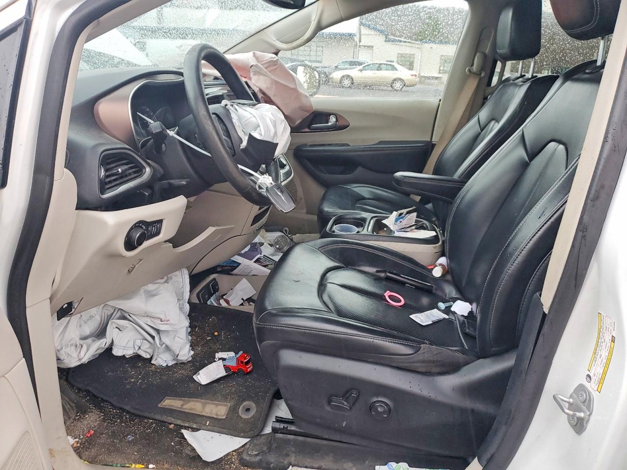 2021 CHRYSLER VOYAGER LXI photo 19