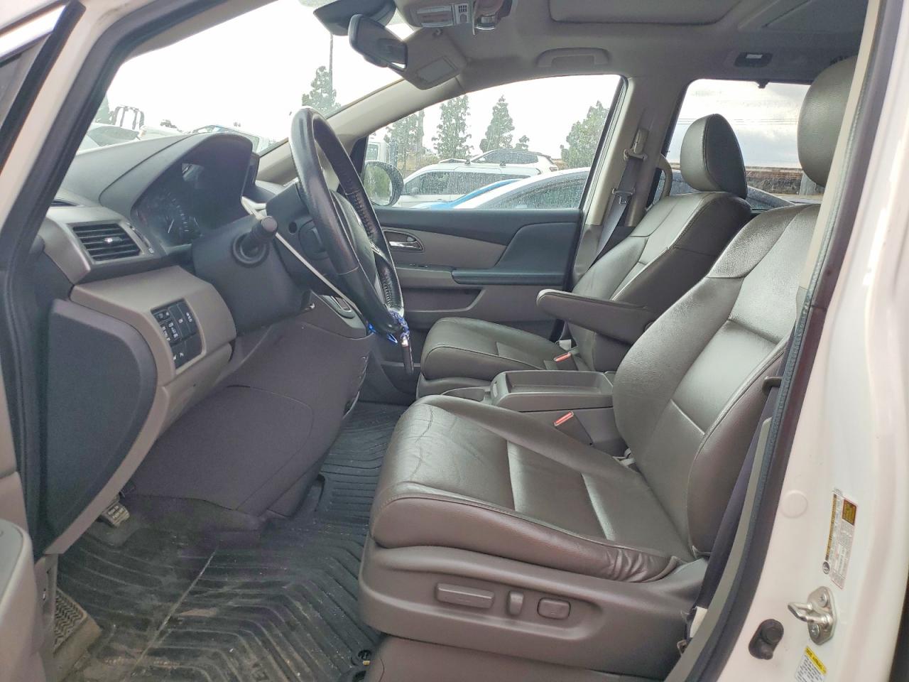 2014 HONDA ODYSSEY TOURING photo 19