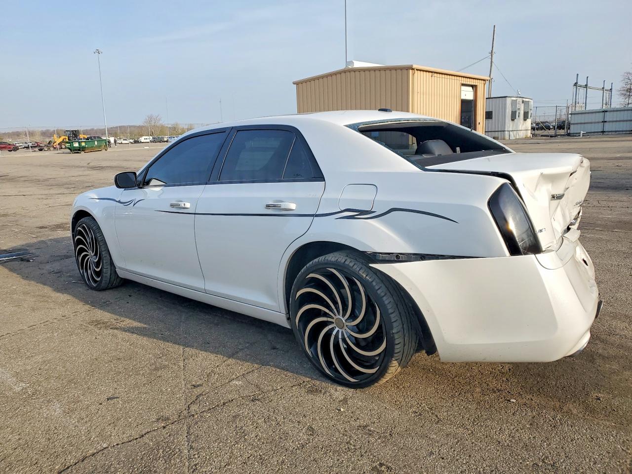 2014 CHRYSLER 300 S photo 2