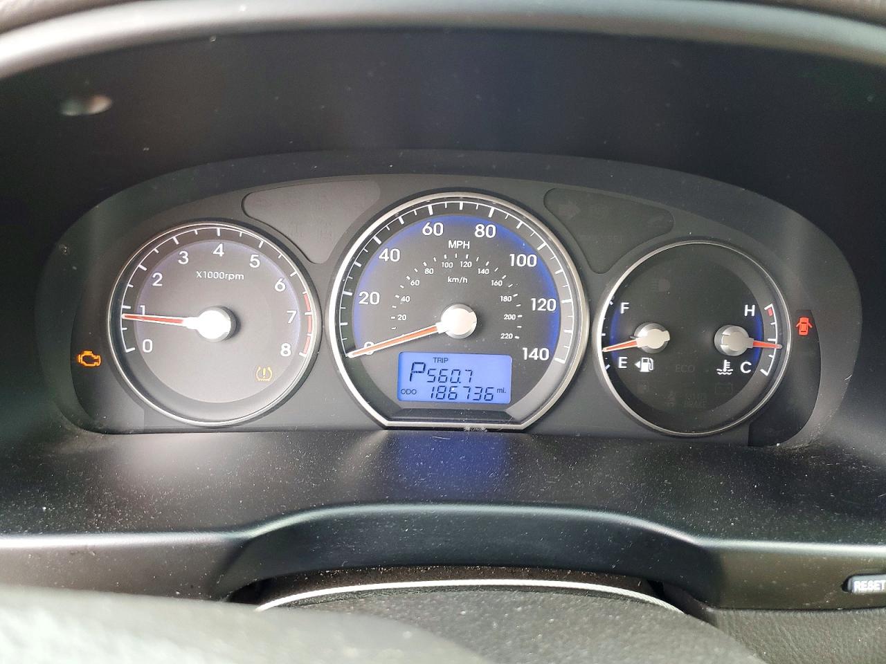 2012 HYUNDAI SANTA FE GLS photo 25