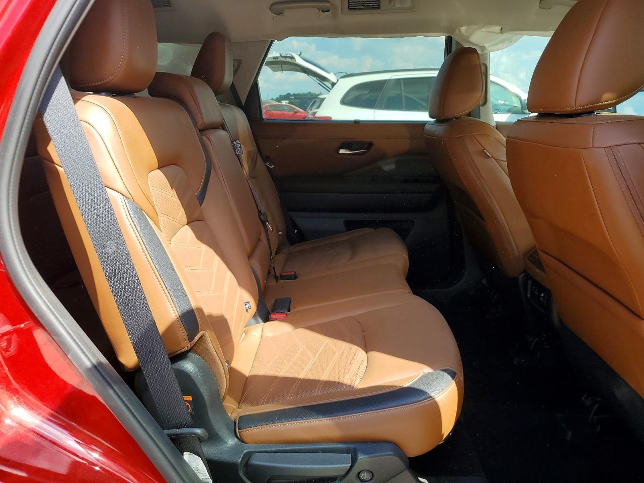 2023 NISSAN PATHFINDER PLATINUM photo 31