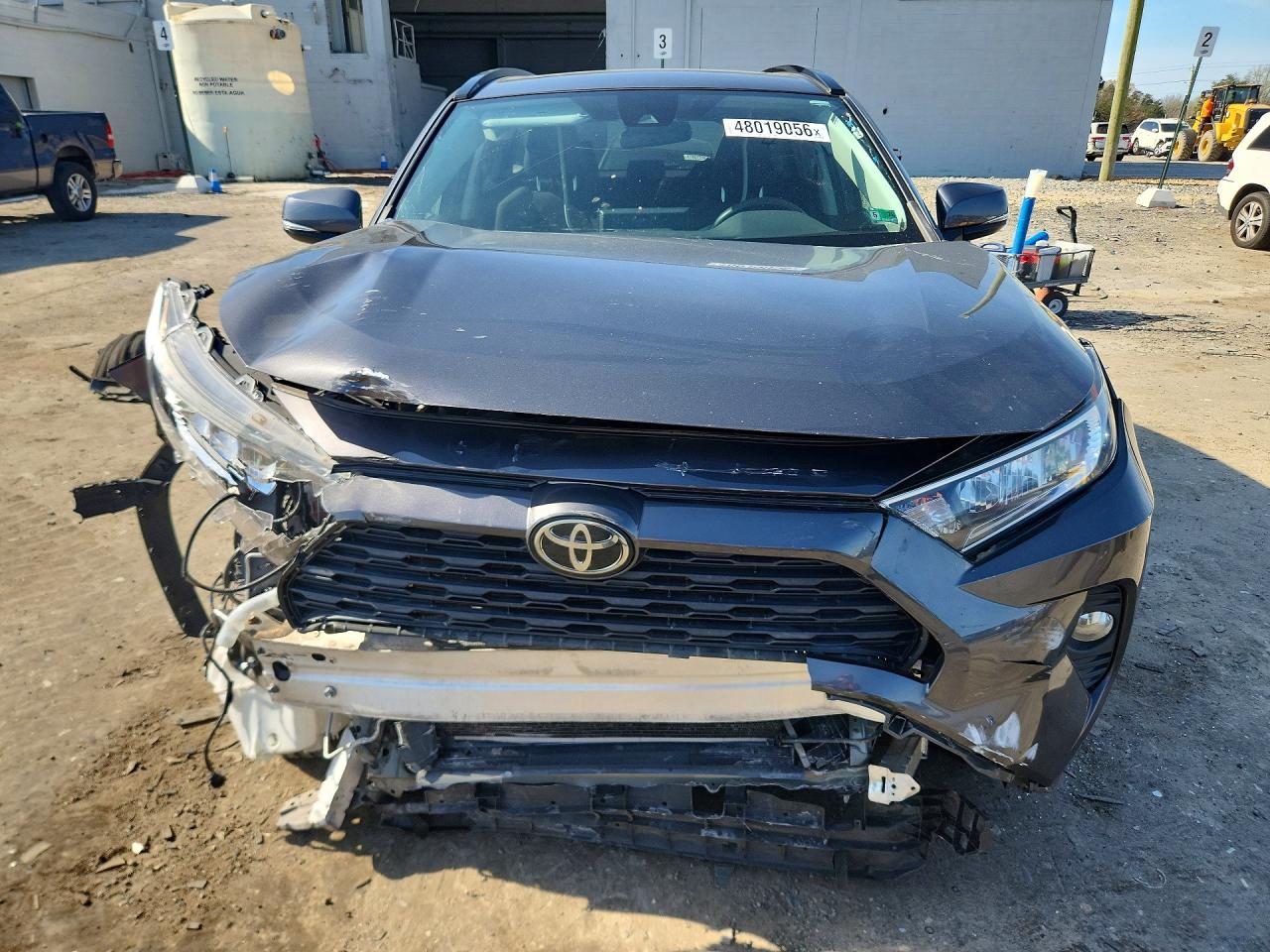 2019 TOYOTA RAV4 XLE photo 9