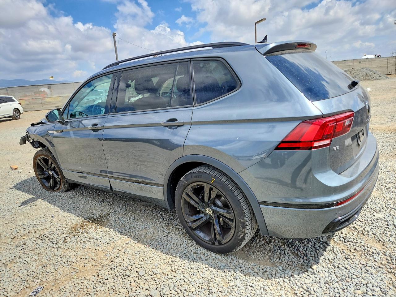 2024 VOLKSWAGEN TIGUAN photo 4