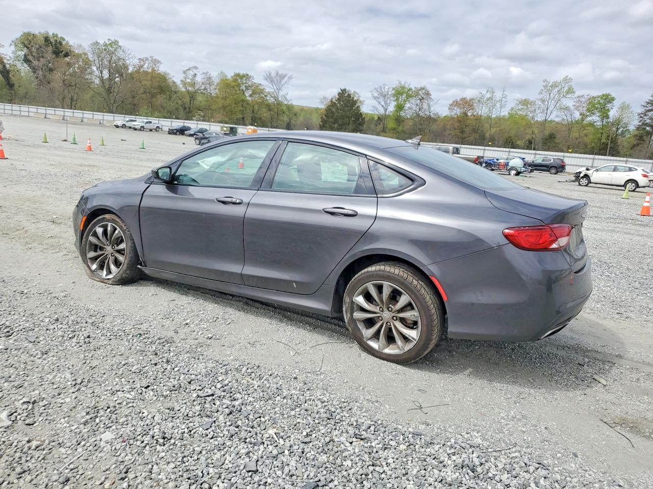 2015 CHRYSLER 200 photo 2