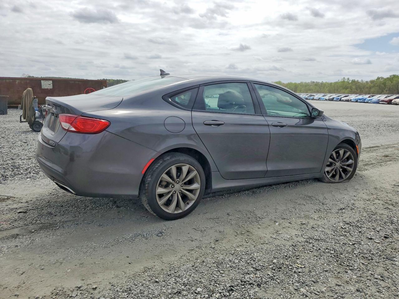 2015 CHRYSLER 200 photo 3