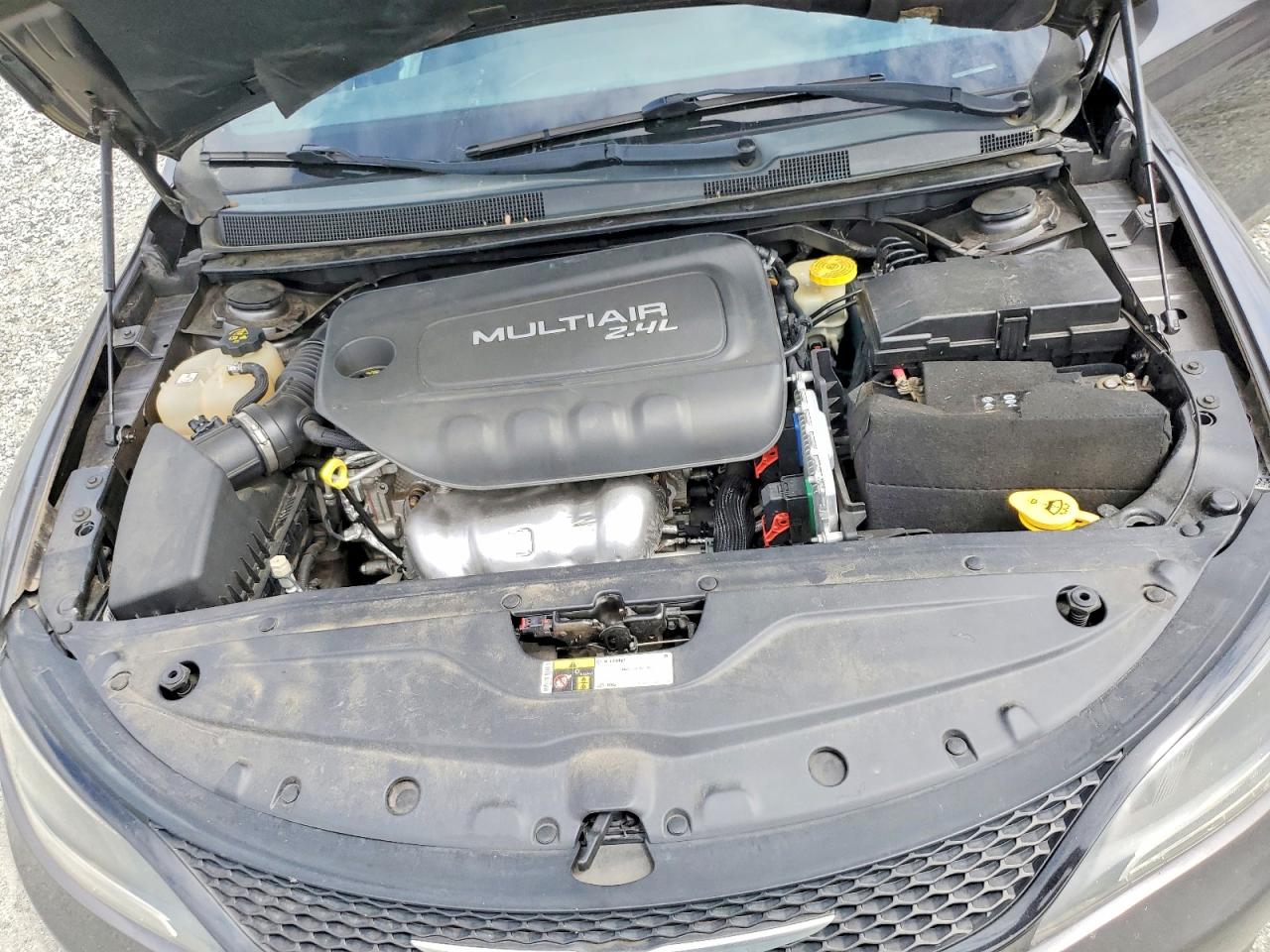 2015 CHRYSLER 200 photo 11