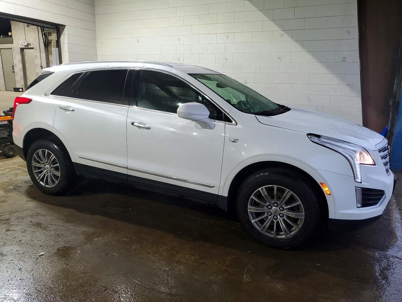 2018 CADILLAC XT5 LUXURY photo 4