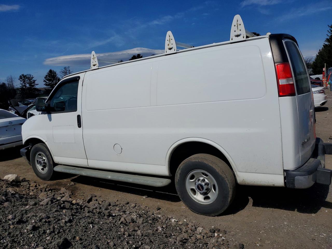2017 GMC SAVANA 2500 CARGO DELIVERY VAN photo 4