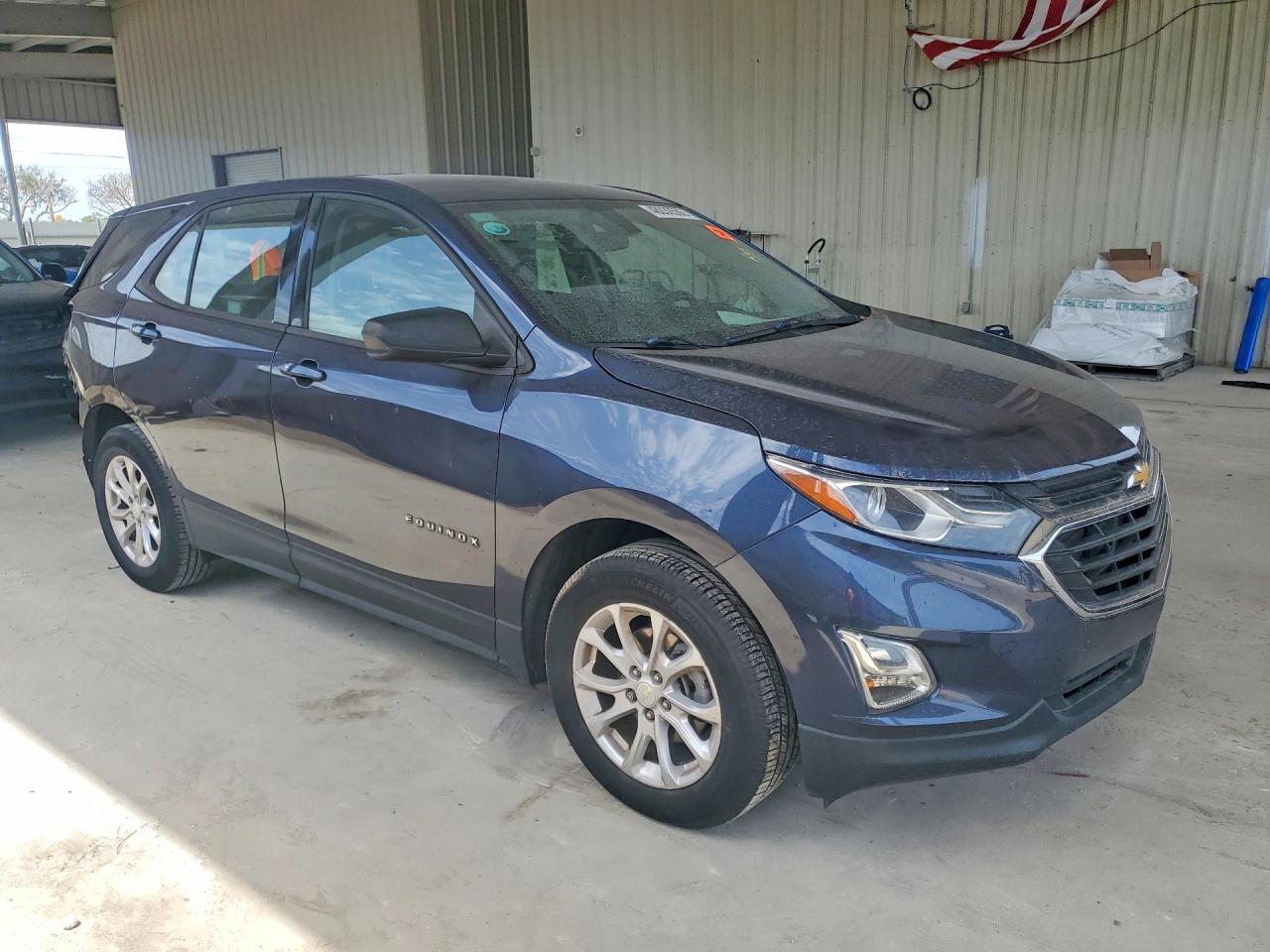 2019 CHEVROLET EQUINOX LS photo 4