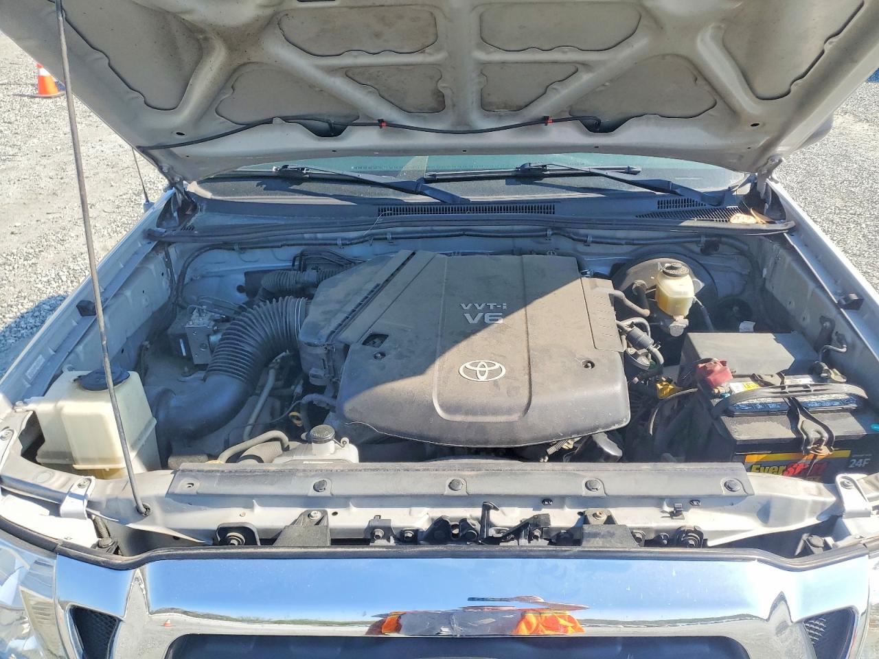 2005 TOYOTA TACOMA V6 photo 11