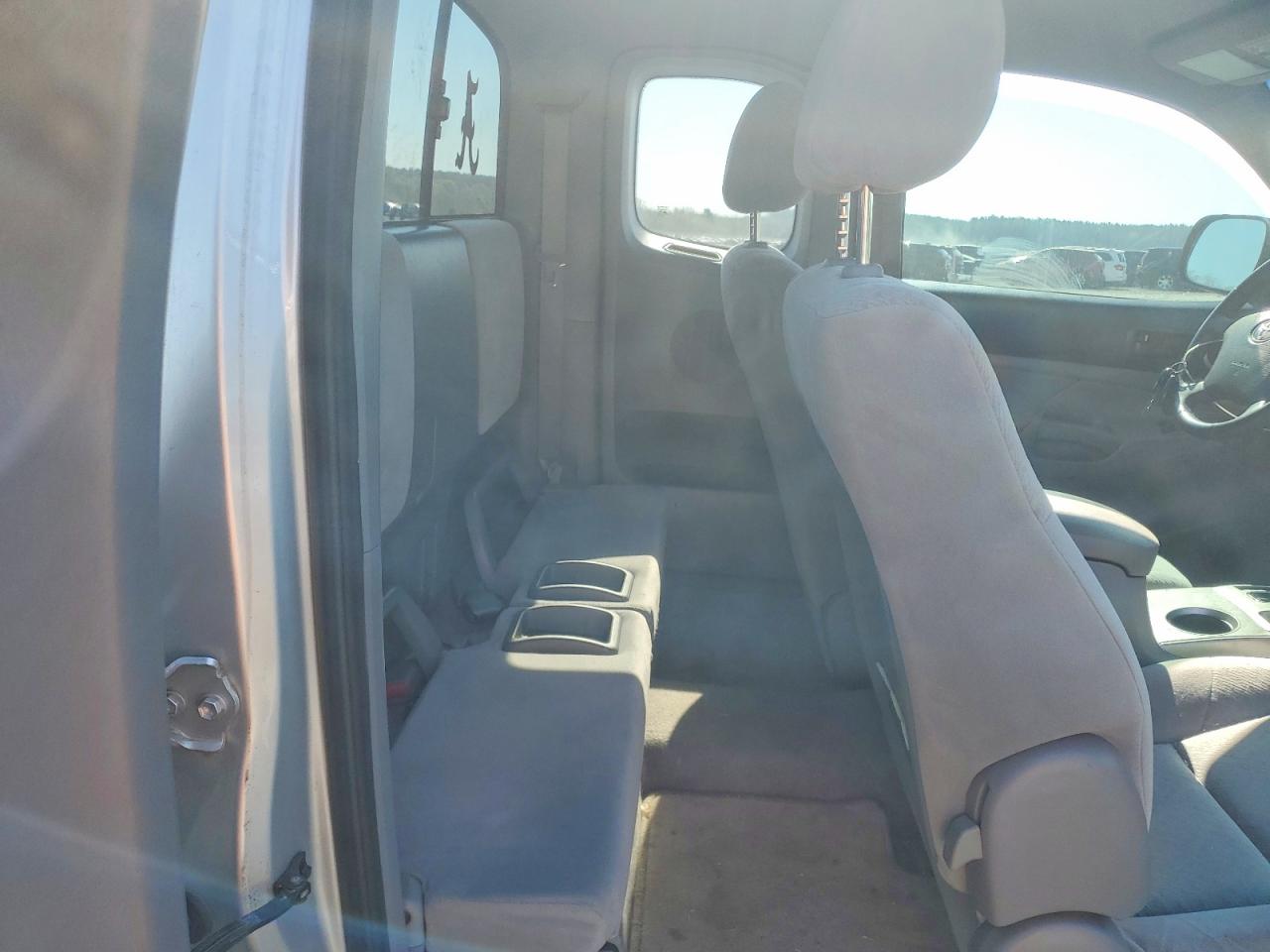 2005 TOYOTA TACOMA V6 photo 10