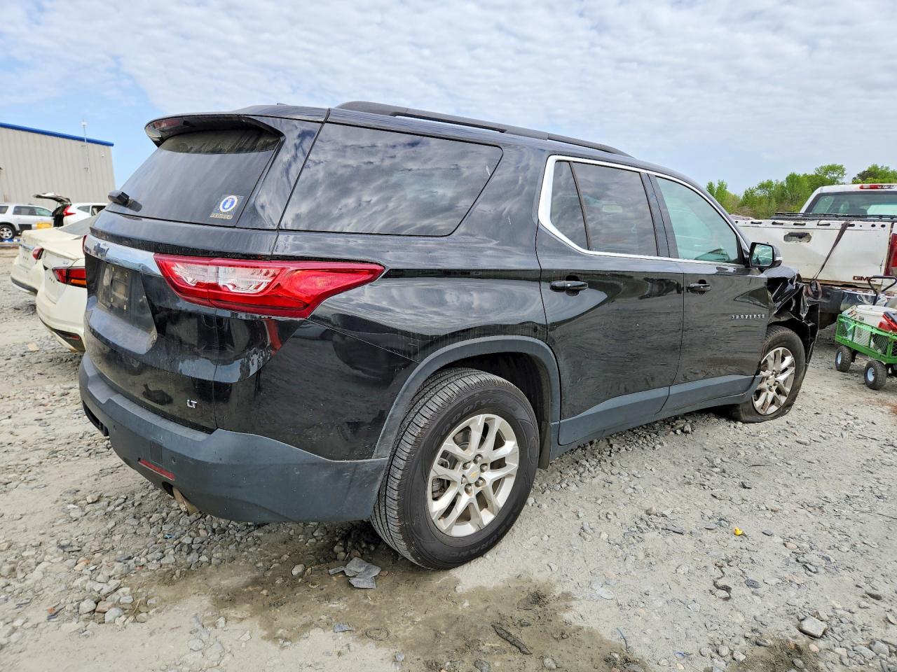 2019 CHEVROLET TRAVERSE LT photo 3