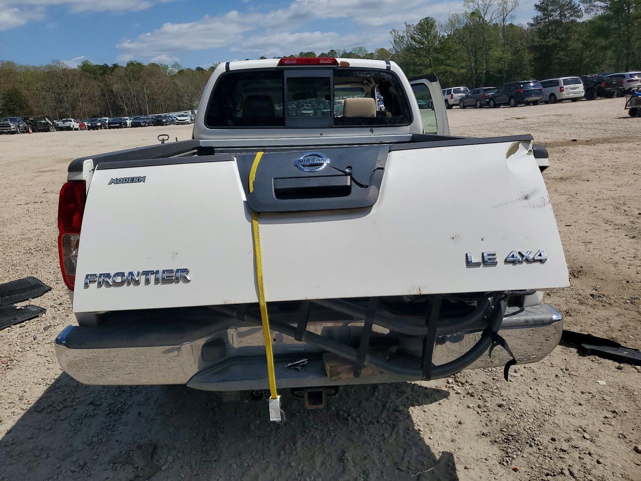 2006 NISSAN FRONTIER SE photo 11