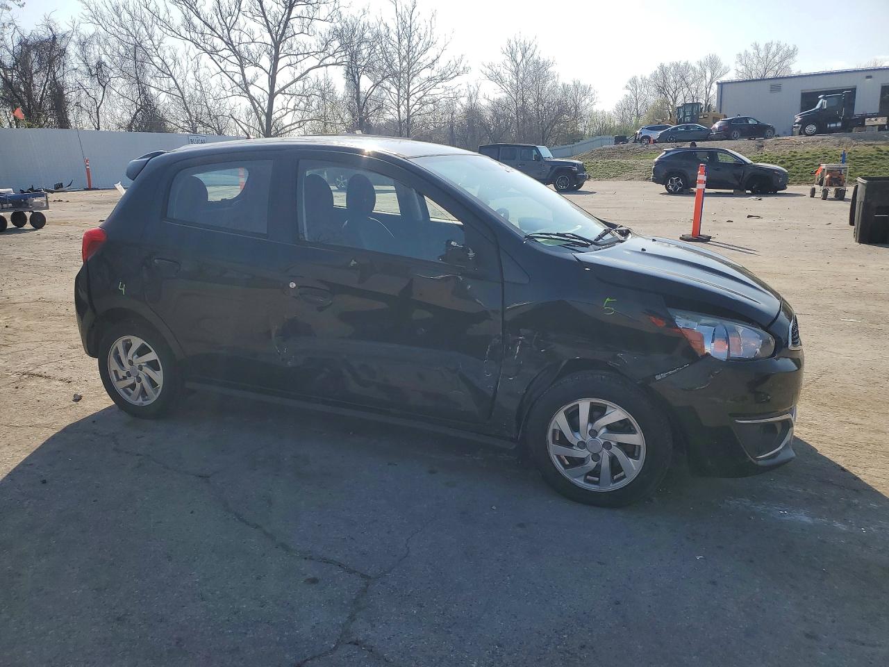 2018 MITSUBISHI MIRAGE SE photo 10