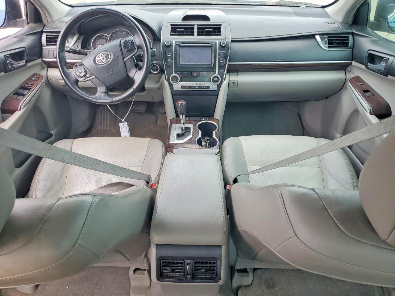2012 TOYOTA CAMRY XLE photo 15