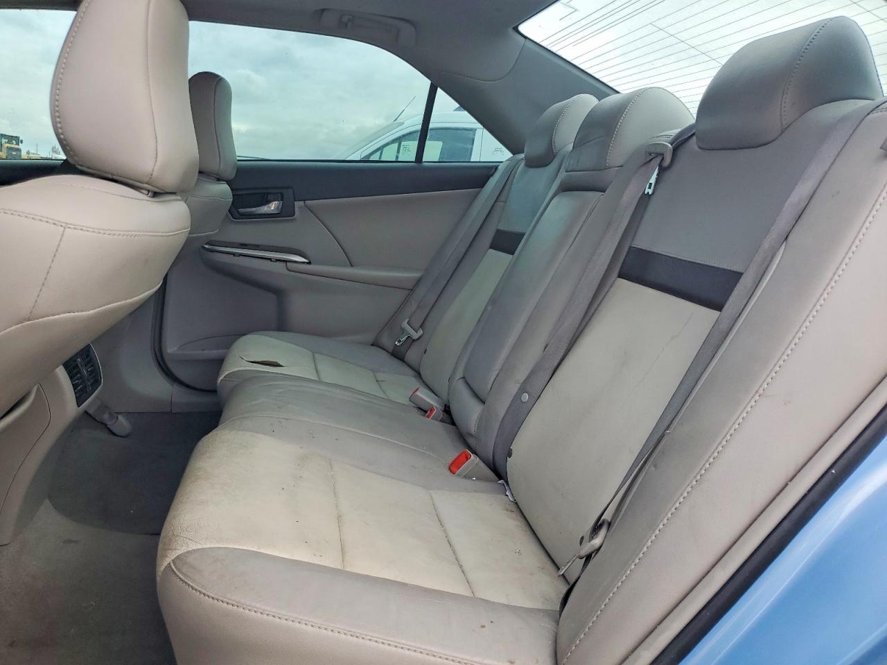 2012 TOYOTA CAMRY XLE photo 19