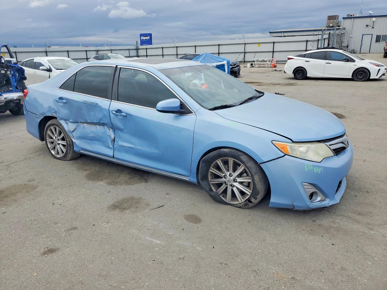 2012 TOYOTA CAMRY XLE photo 7