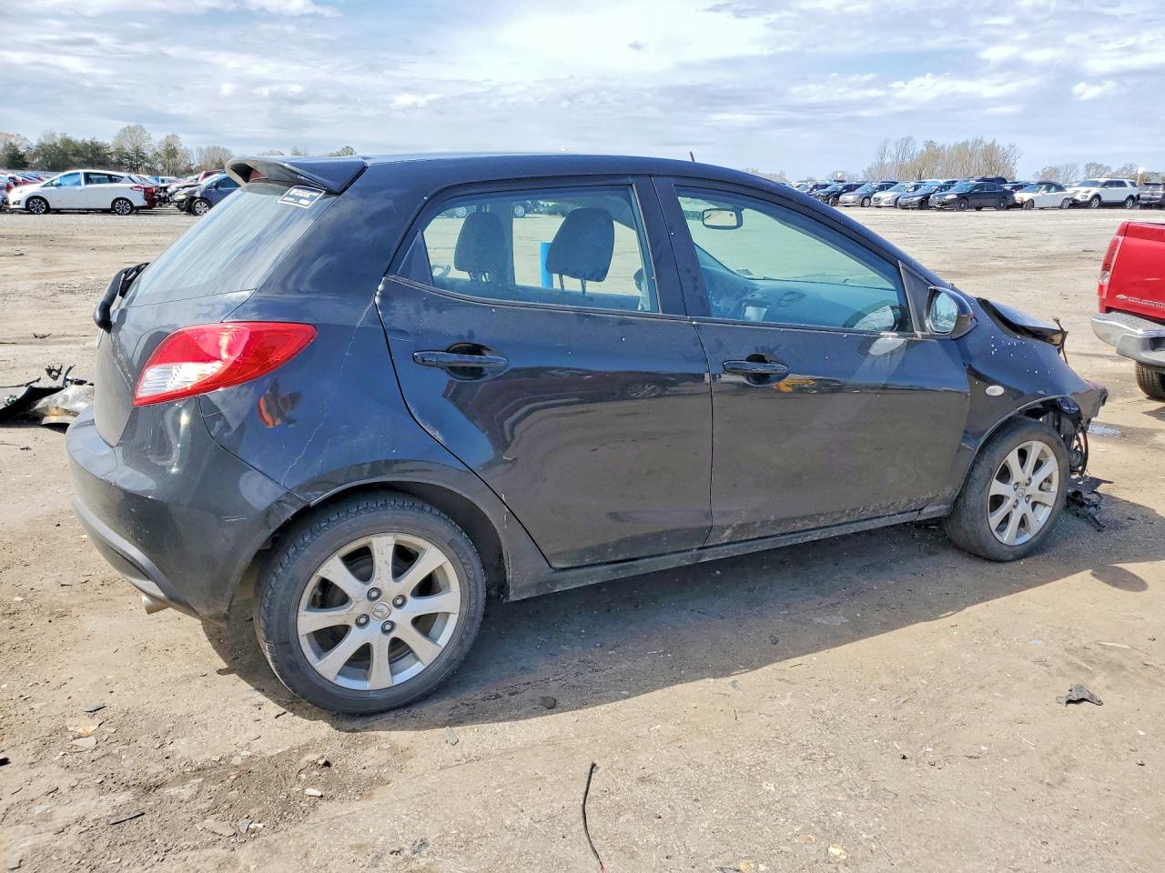 2011 MAZDA MAZDA2 photo 5
