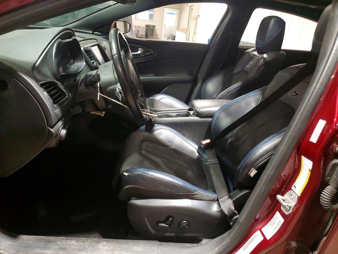 2016 CHRYSLER 200 S photo 13