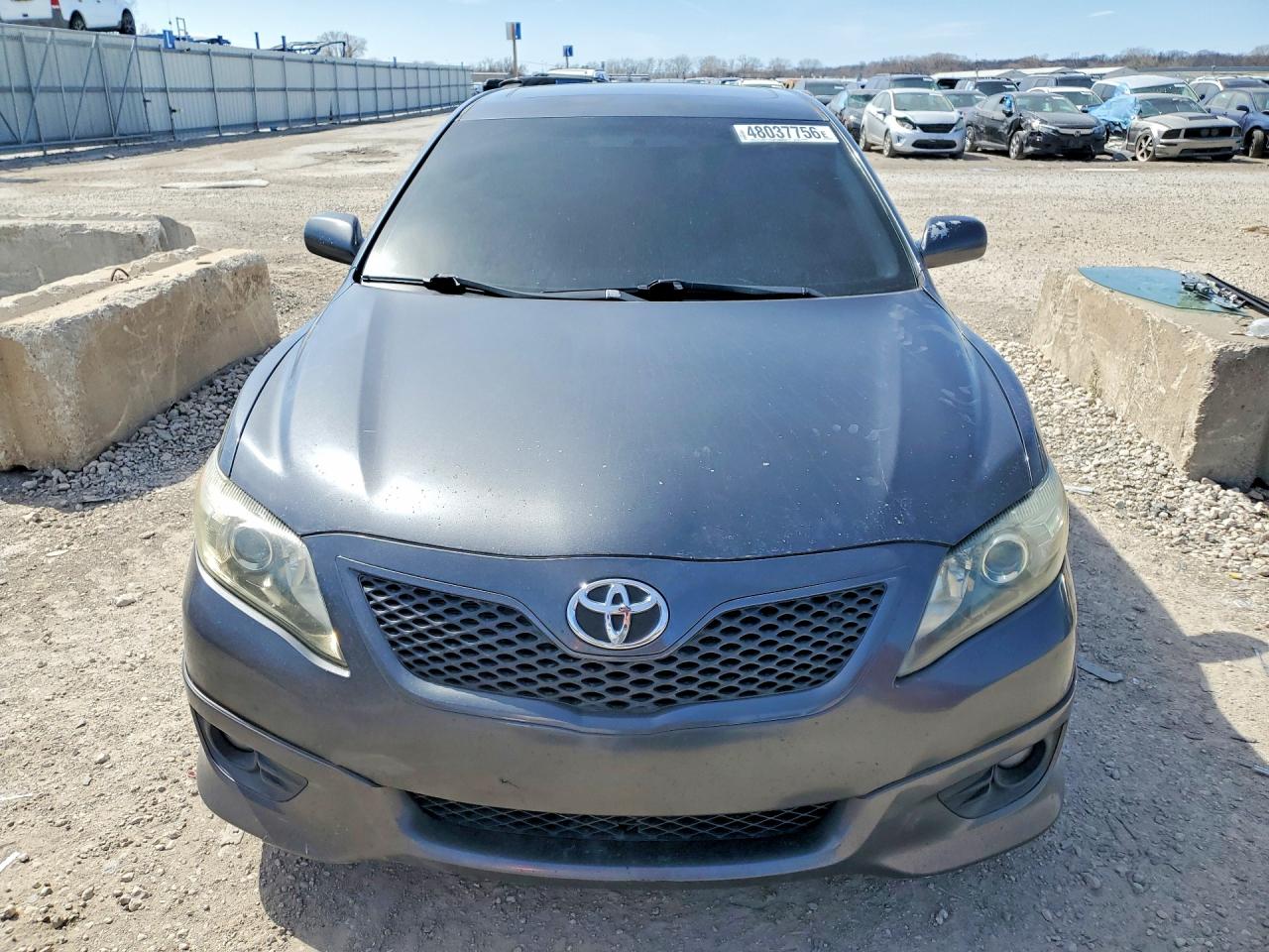 2011 TOYOTA CAMRY SE photo 5