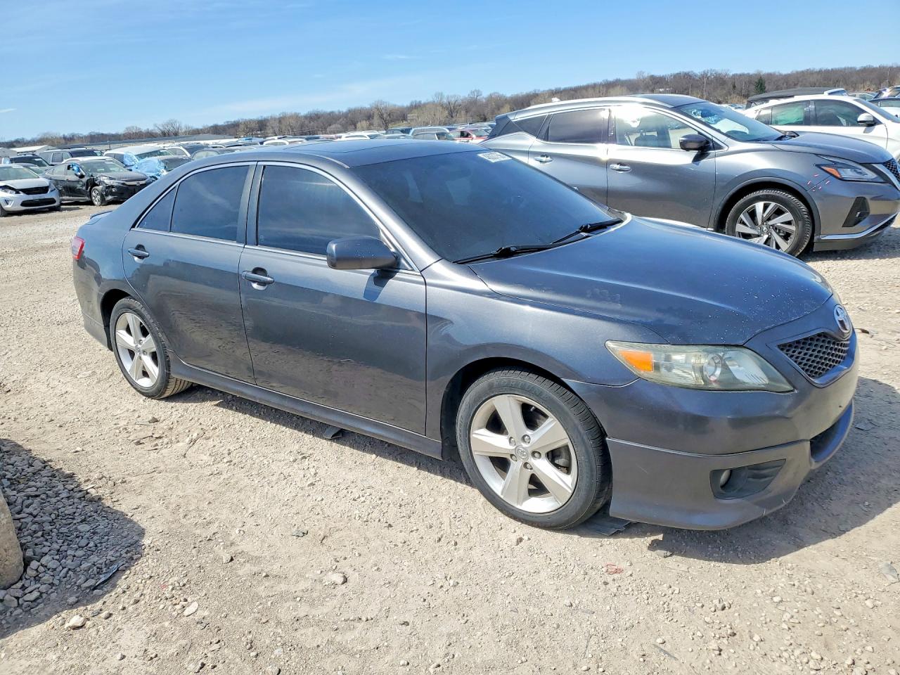 2011 TOYOTA CAMRY SE photo 4