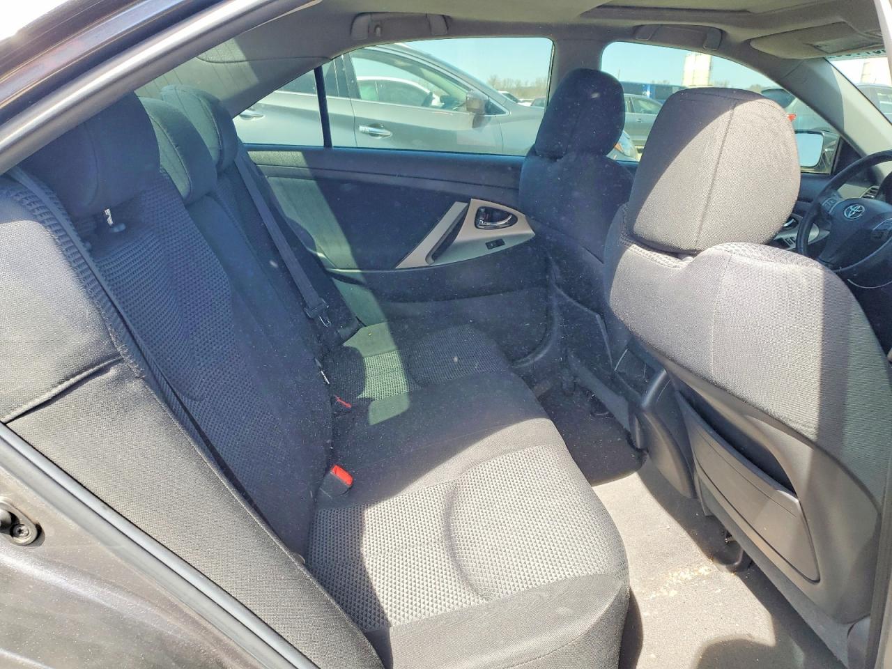 2011 TOYOTA CAMRY SE photo 10