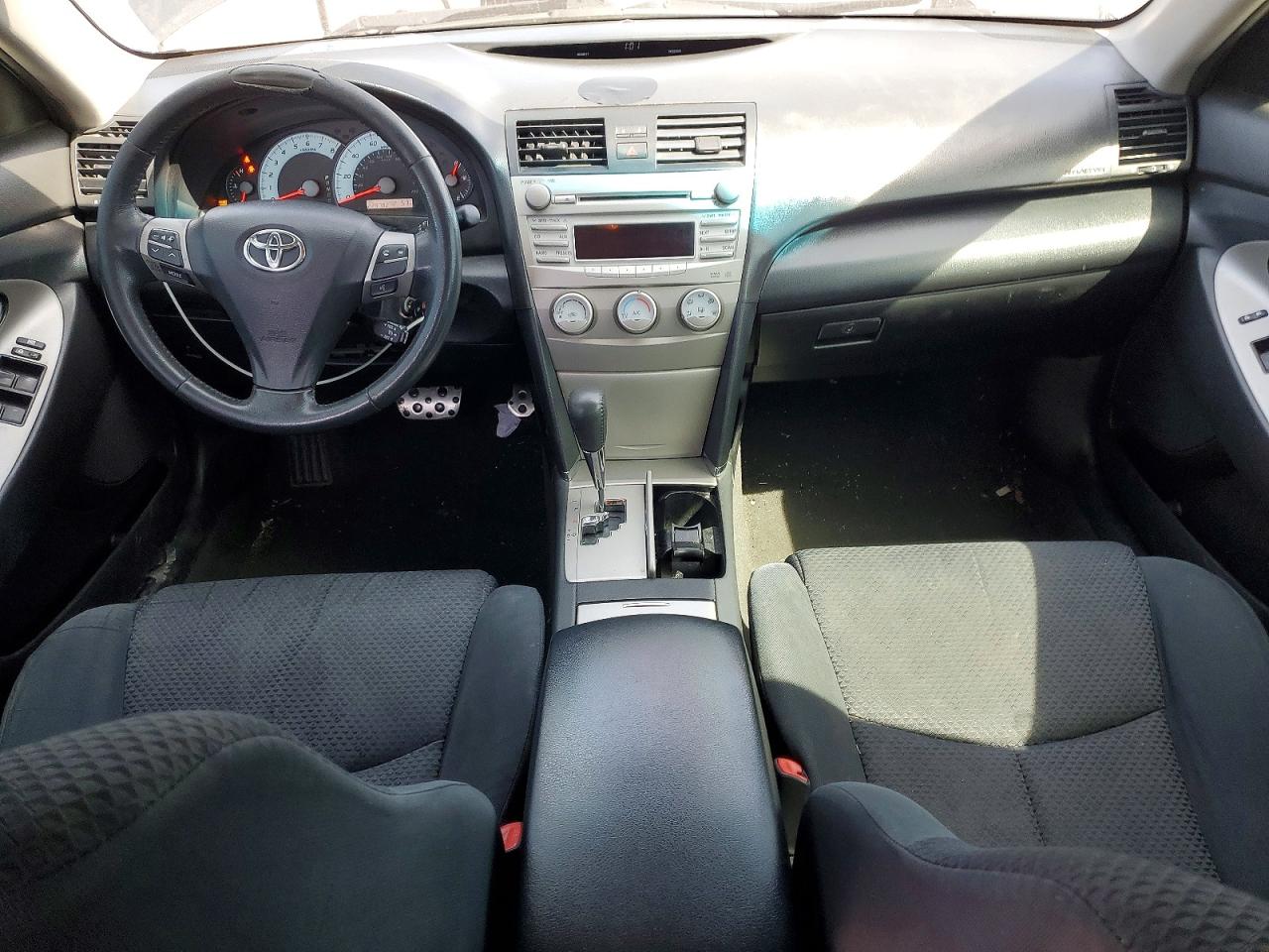 2011 TOYOTA CAMRY SE photo 8