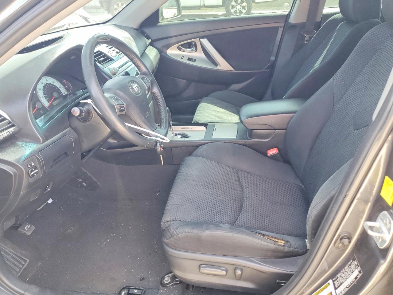 2011 TOYOTA CAMRY SE photo 7