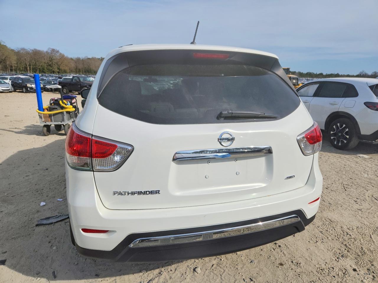 2013 NISSAN PATHFINDER S photo 6