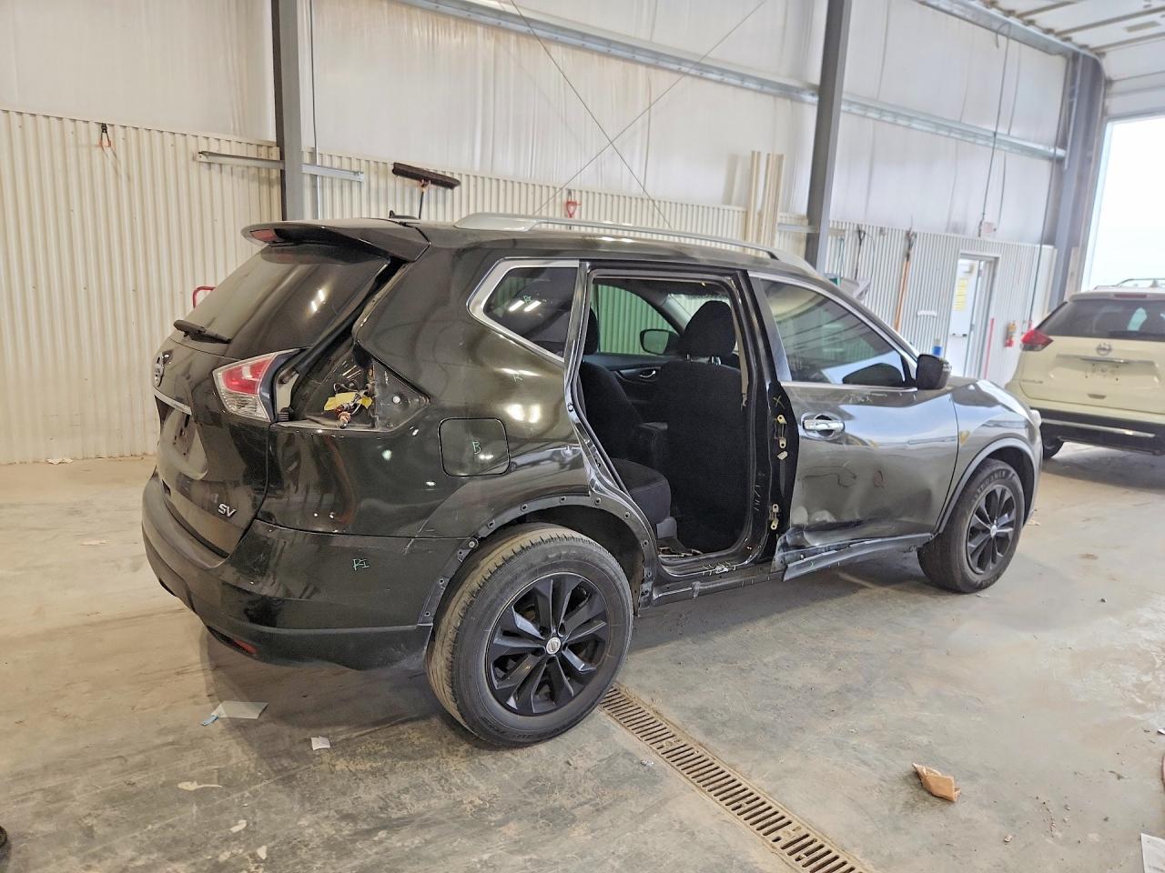 2016 NISSAN ROGUE SV photo 5
