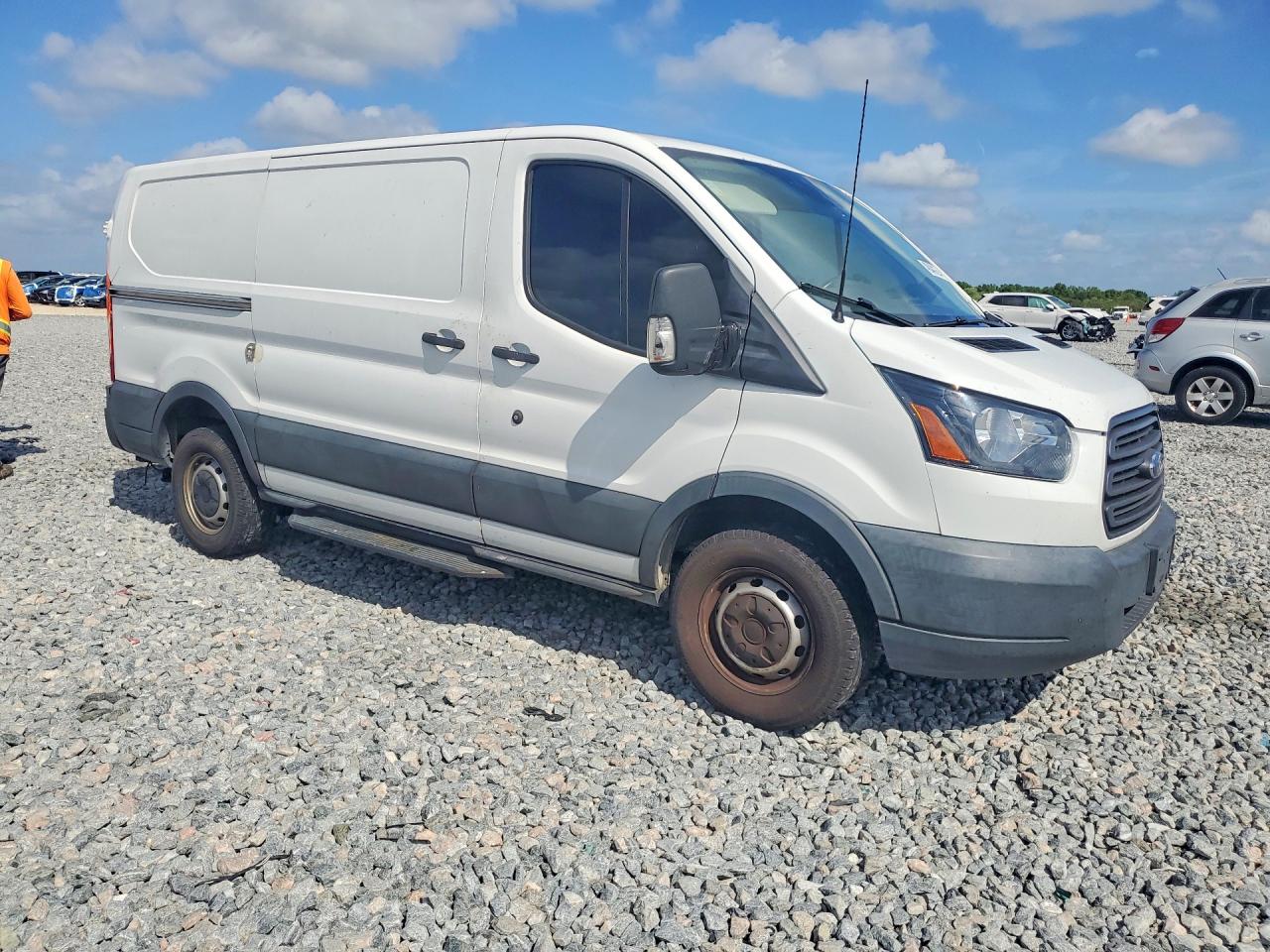 2016 FORD TRANSIT T-250 photo 4