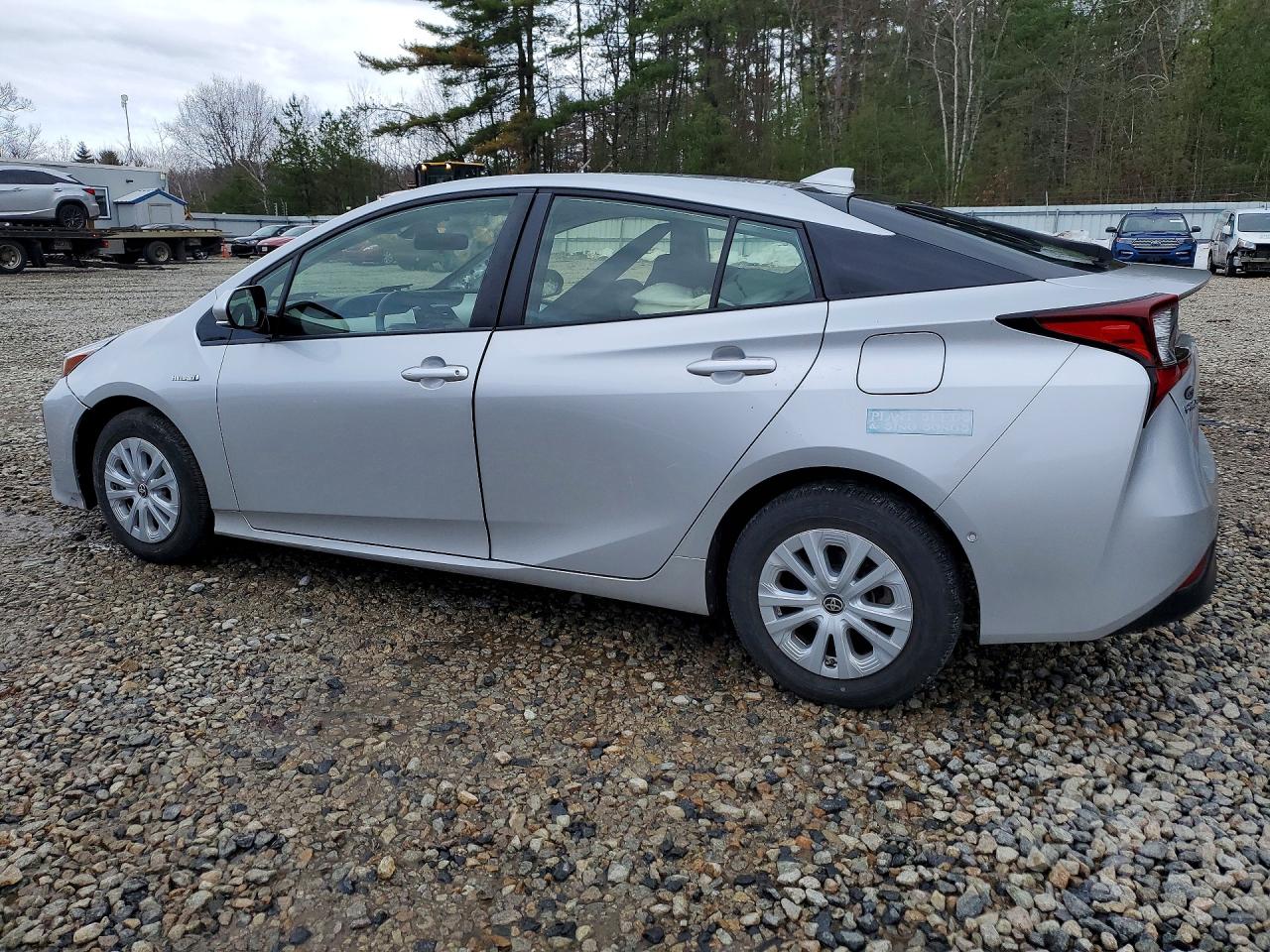 2019 TOYOTA PRIUS LE photo 3