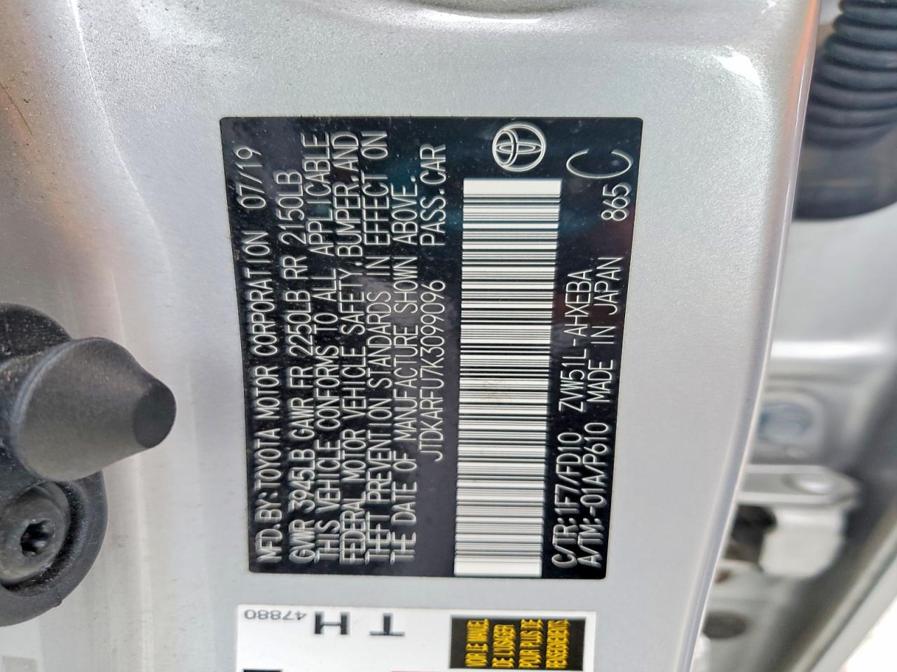2019 TOYOTA PRIUS LE photo 23