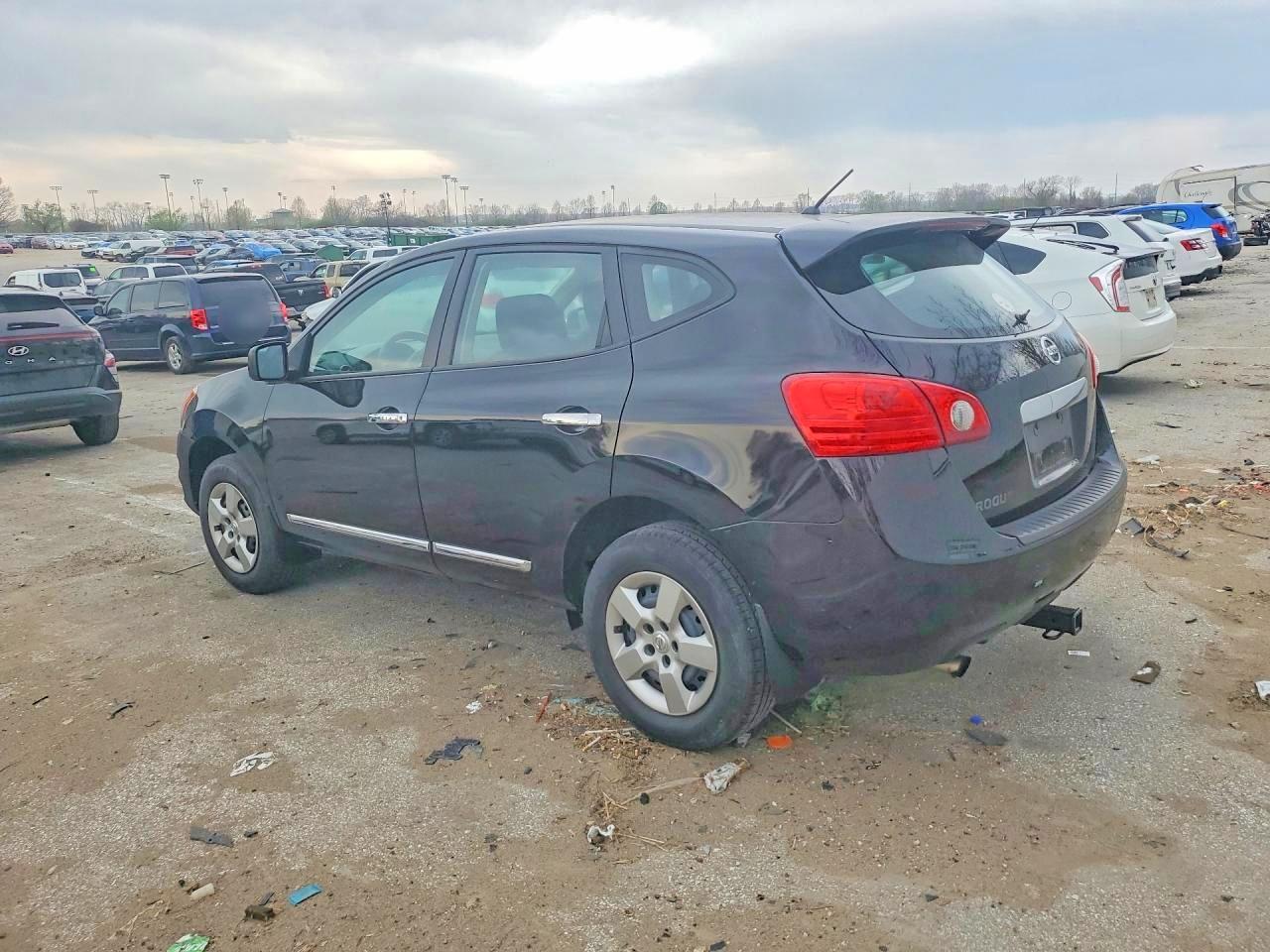 2013 NISSAN ROGUE S photo 4
