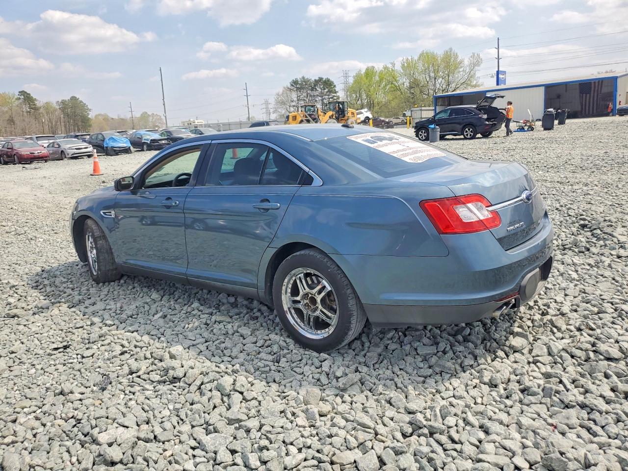 2010 FORD TAURUS SEL photo 3