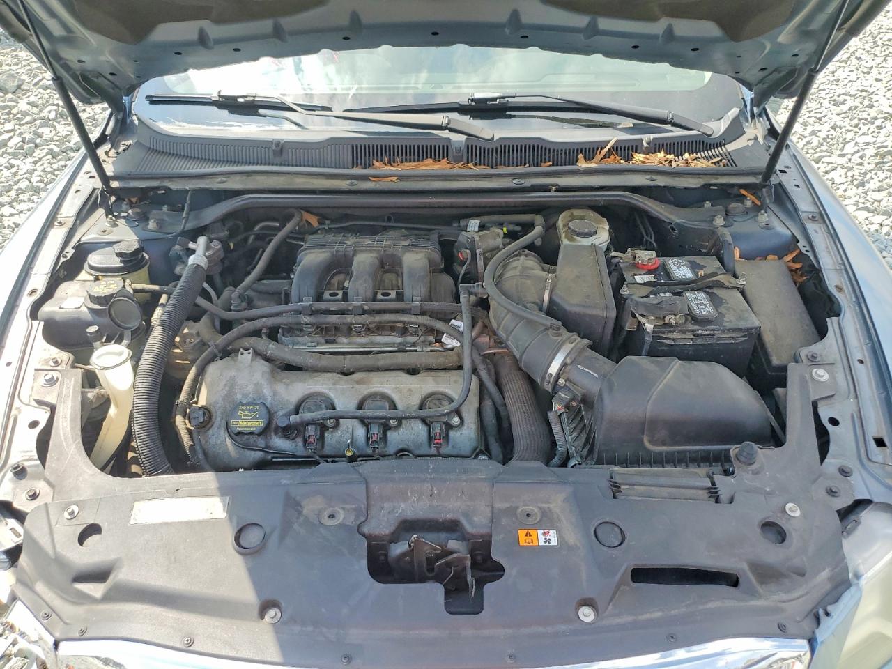 2010 FORD TAURUS SEL photo 21
