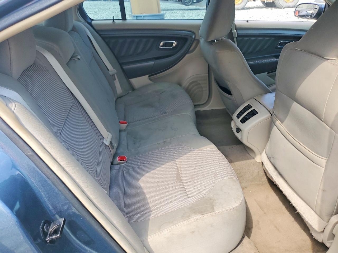 2010 FORD TAURUS SEL photo 19