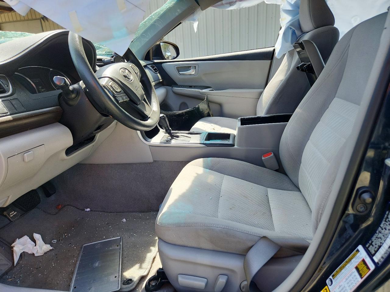 2017 TOYOTA CAMRY LE photo 13