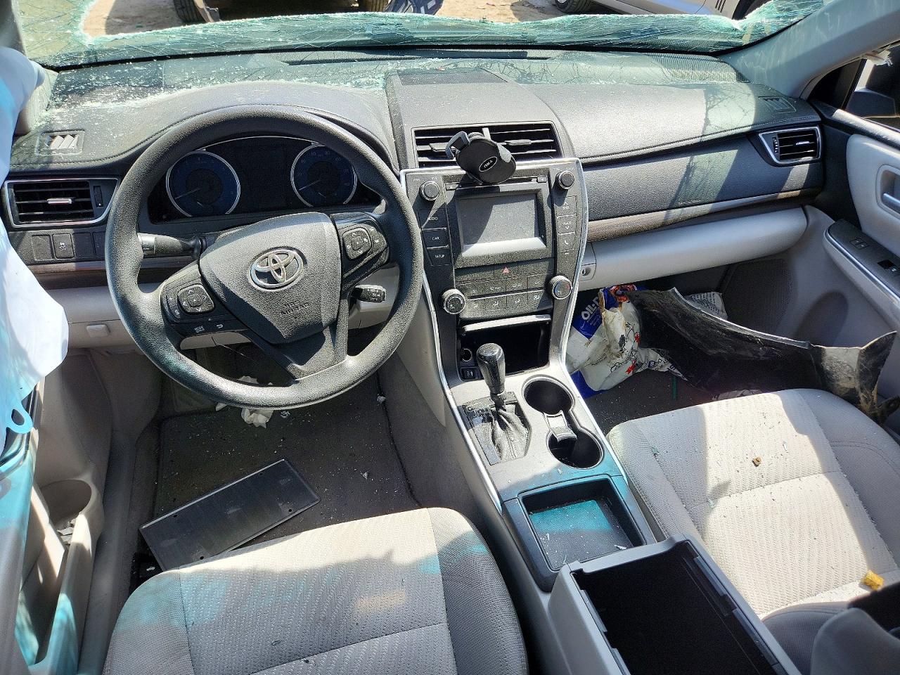 2017 TOYOTA CAMRY LE photo 15